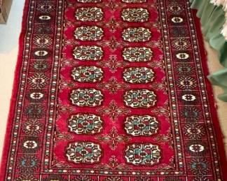 3x5' (approx.) handwoven area rug