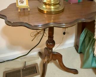 Vintage scalloped edge table