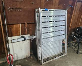 Hitch ramp for wheelchair