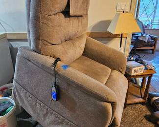 Power chair - recliner + lift