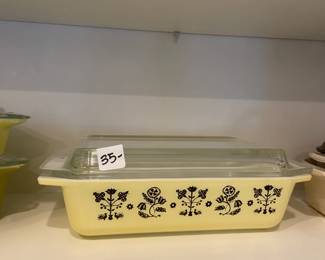#202 vintage Pyrex yellow lidded casserole $35.00