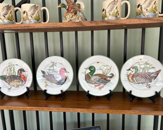 #94 4 Fritz and Floyd duck plates on stand 7.5 round $100.00