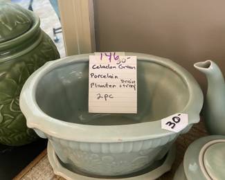 #146 Celadon Planter w/Drain Tray - 2 pc $30.00