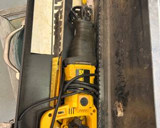 #228 Dewalt receipt saw Electric $45.00