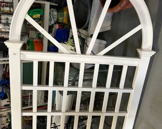 #85 White plastic arche with solar light for garden 52x9c84 $125.00
