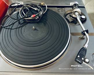 Rotel turntable