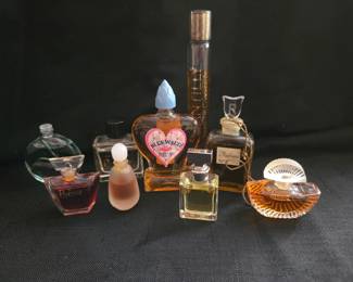 Miniature bottles of perfume