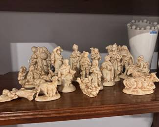 Vintage Atlantic Mold ceramic nativity scene complete