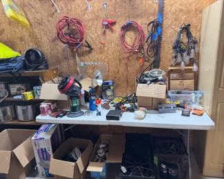 jumper cables, camping equipement