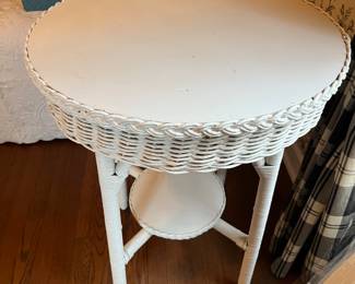 Vintage wicker side/accent table.