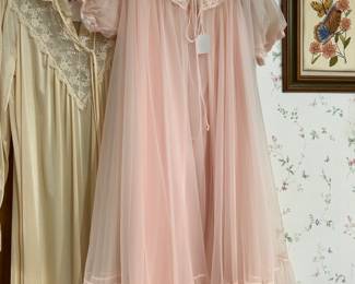 VINTAGE NIGHTWEAR