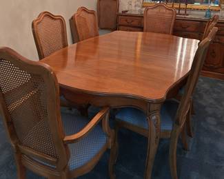 THOMASVILLE DINING ROOM TABLE, PADS, 6 CHAIRS, EXCELLENT CONDITION