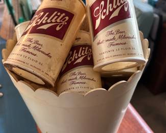 SCHLITZ PLASTIC CAN SET... STRING LIGHTS?