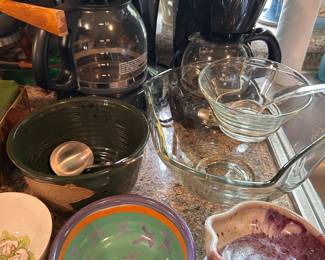 MR COFFEE, LOTS OF POTTERY