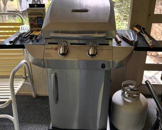 CHAR BROIL GAS GRILL