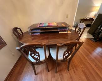 table set 4 chairs 2 leafs