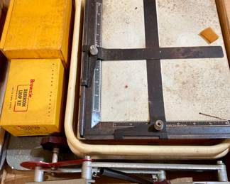 intage Dark Room/Photography Set. Photo Enlarger/Developing Trays and More!