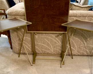 Vintage TV Trays Set Of 4 Faux Wood Grain MCM WITH rolling STAND