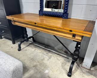 Expanding Table Orlando