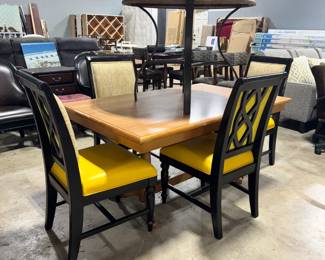 Table & Chairs Orlando