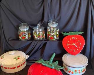 003 212 Strawberry Kitchen