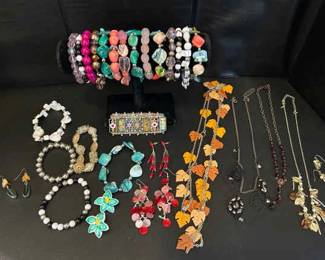 465 Colorful Bracelets Necklaces
