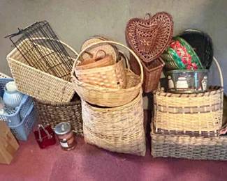 326 Baskets More