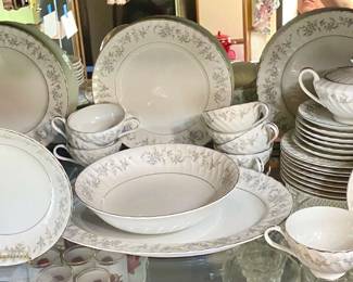 214 Vintage Camelot China
