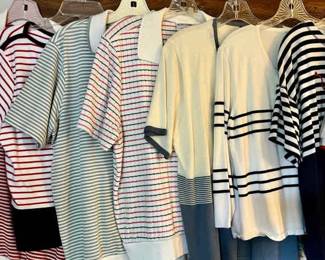 453 Womens Pull Over Tops