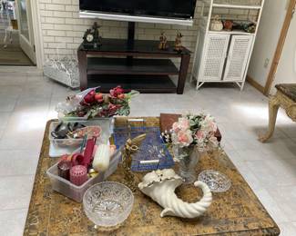 coffee table, tv, shelf