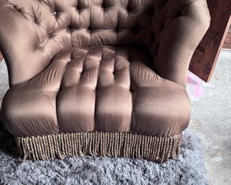 VINTAGE HOLLYWOOD REGENCY CHAIR