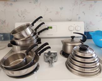 Stainless Steel set, Radiant Queen by Vollrath
