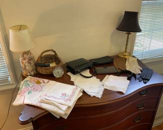VINTAGE LINENS AND VINTAGE LADIES GLOVES