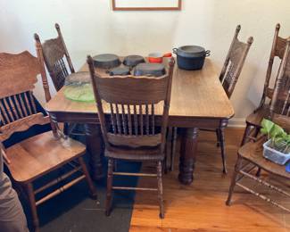 SQUARE OAK TABLE AND CHAIRS,THREE LEAVES