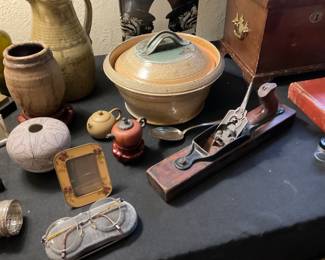 UNIQUE COLLECTIBLES