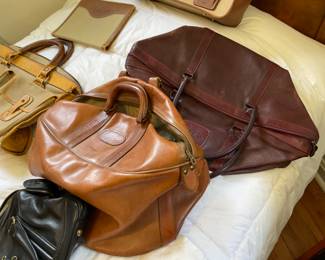 NICE VINTAGE HAND BAGS
