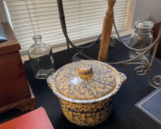 UNQUIE STONEWARE