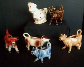 Vintage ceramic cow creamers