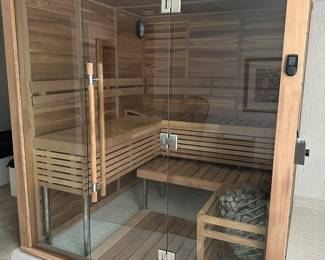 5-person indoor sauna! Like-new condition! Works great. 77" w x 78" d x 86" t; mover available