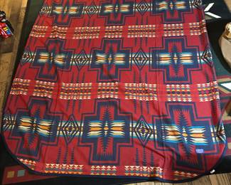 Pendleton full xl with 3 matching shams