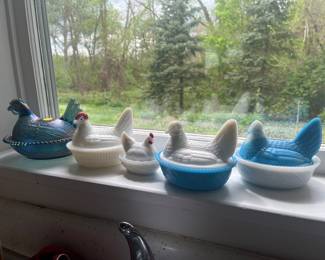 Collection of Hens on Nest some as-is