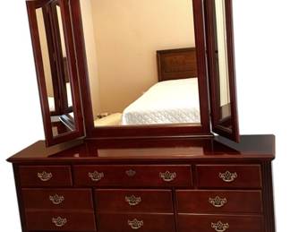 Traditional Queen Ann Cherry Dresser
