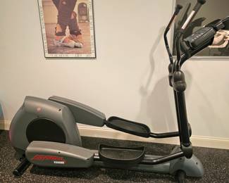 LifeFitness 9500HR Elliptical trainer exercise machine