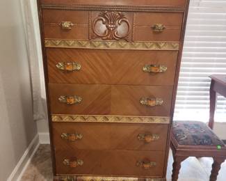 Awesome Art Deco chest of drawers with bakelite drawer pulls