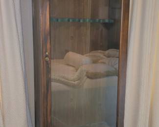 Gun cabinet
300.00