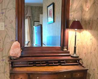 Secretary
41×10×82 1/2
650.00