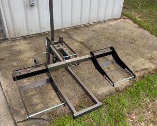 Lawn Mower Lift 300 lb hydraulic
43”w 39”d 44”t. $200.00