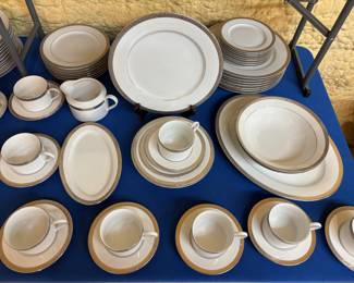 Nikko Platinum Filigree service for 8 plus serving pieces