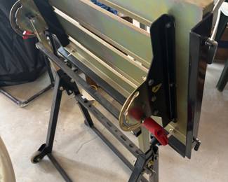 Nomad welders adjustable work table
30”w 20”d 35.5”t. $115.00