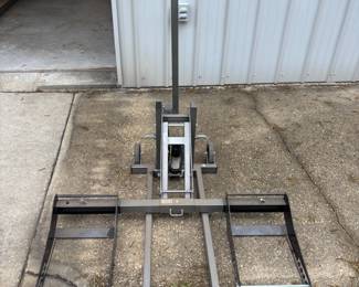 Lawn Mower Lift 300 lb hydraulic
43”w 39”d 44”t. $200.00